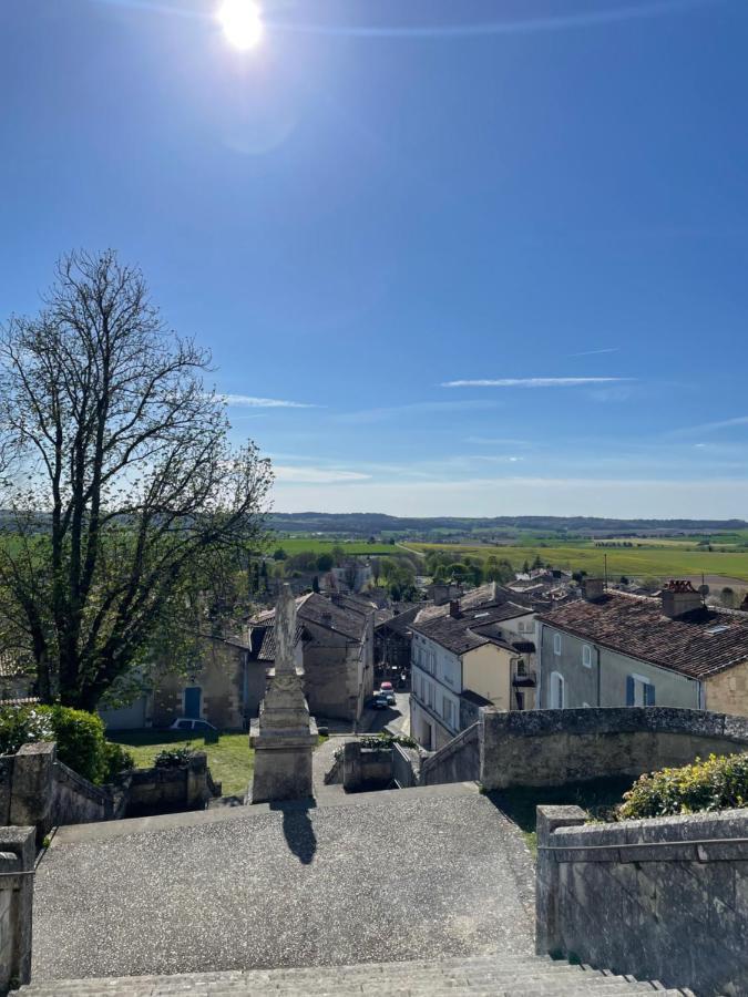 Auberge Du Boisne Villebois-Lavalette Eksteriør bilde